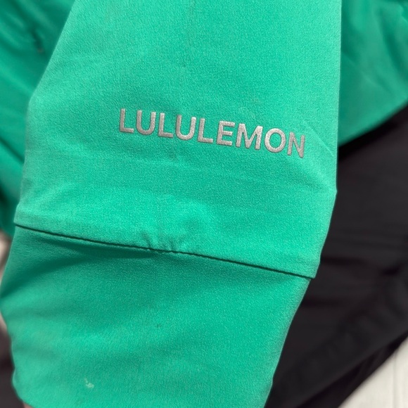 Lululemon Mist Over Windbreaker - Size 12 - NWOT - Picture 2 of 3
